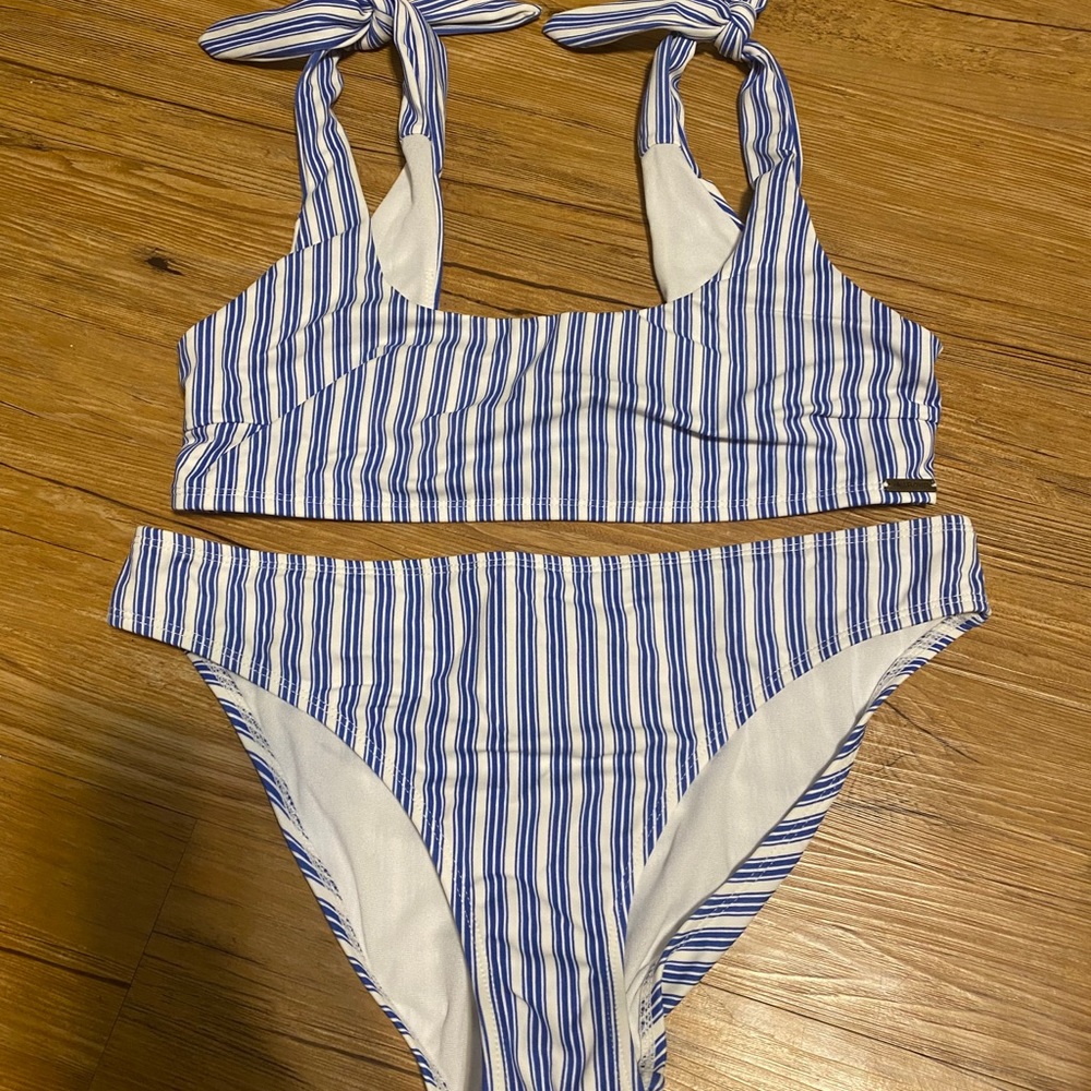 2 piece swim suit